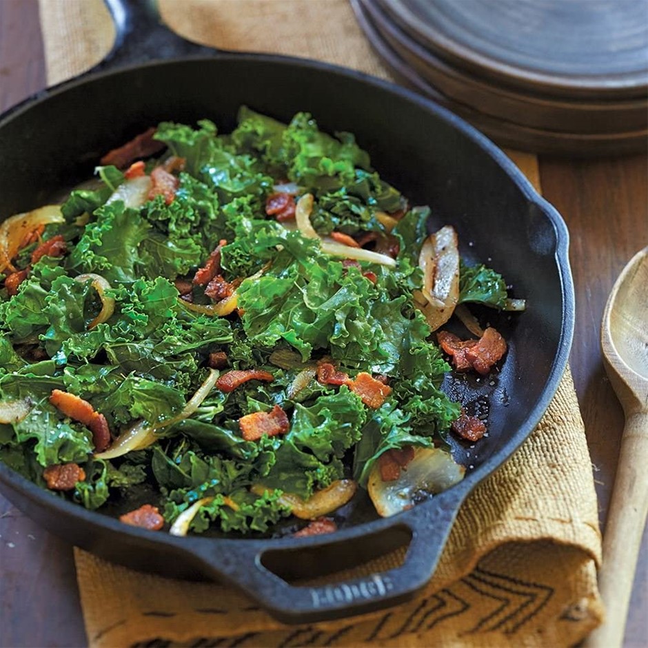 LODGE Cast Iron Skillet with Helper Handle, 26cm. Pre-seasoned. NB: Not Box