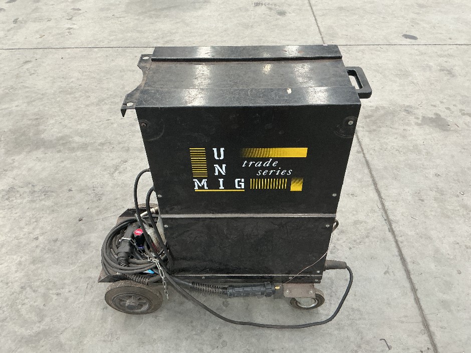 <p>Uni - Mig Trade Series 250 Welder</p>