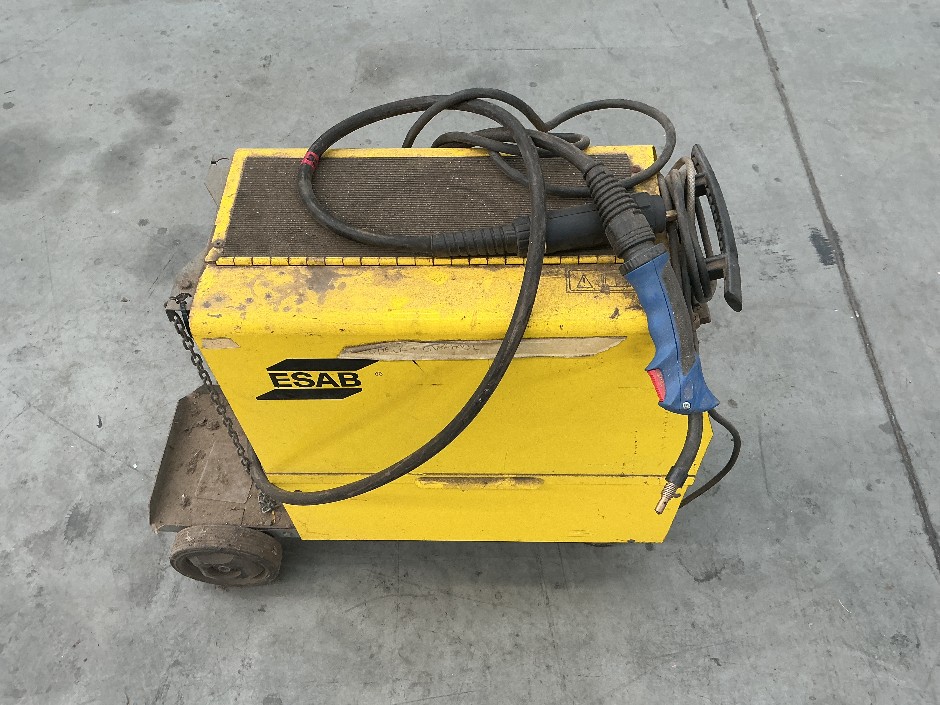 <p>ESAB MAG C-200  S - 402.   77 Welder</p>