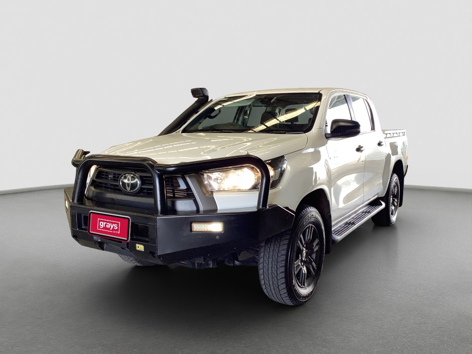 2022 Toyota Hilux SR Diesel