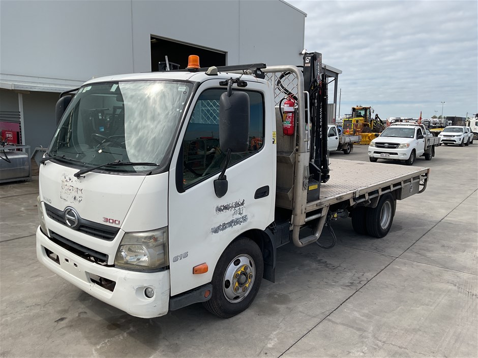 <p>2018 Hino 300 4 x 2 Crane Truck</p>