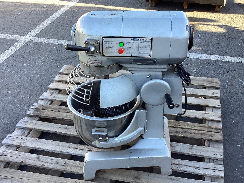<p>Brice B15 Heavy Duty Commercial Planetary Mixer</p>