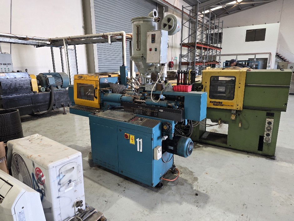 <p>Boy Plastic Extrusion Machine</p>