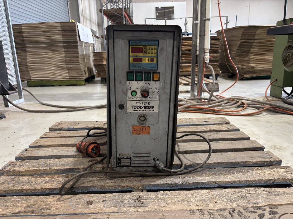 <p>Tool-Temp TT-157E Mould Temperature Controller</p>