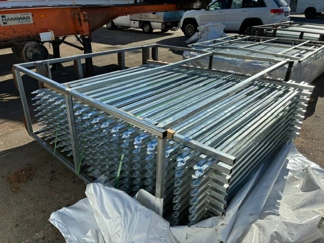 <p>Pallet of Fencing - Approx 18 Fences</p>