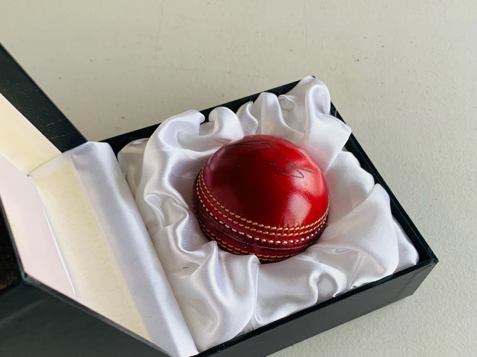 Shane Warne Signed and inscribed Cricket ball in case - CK COA