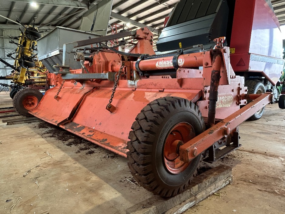 <p>1996 Maschio G300 Rotary Hoe</p>