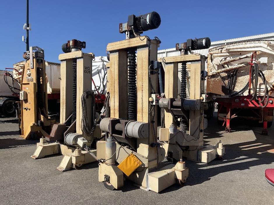<p>4x 30t Endurequip LBR-30 Column Lifts</p>