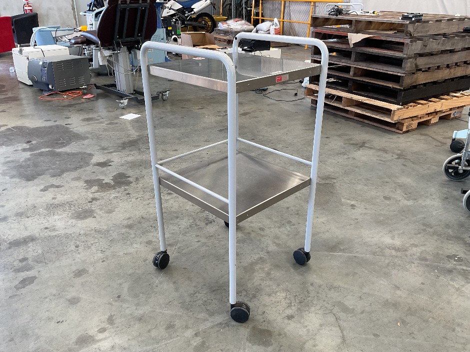 <p>Stainless Steel Medical Trolley</p>