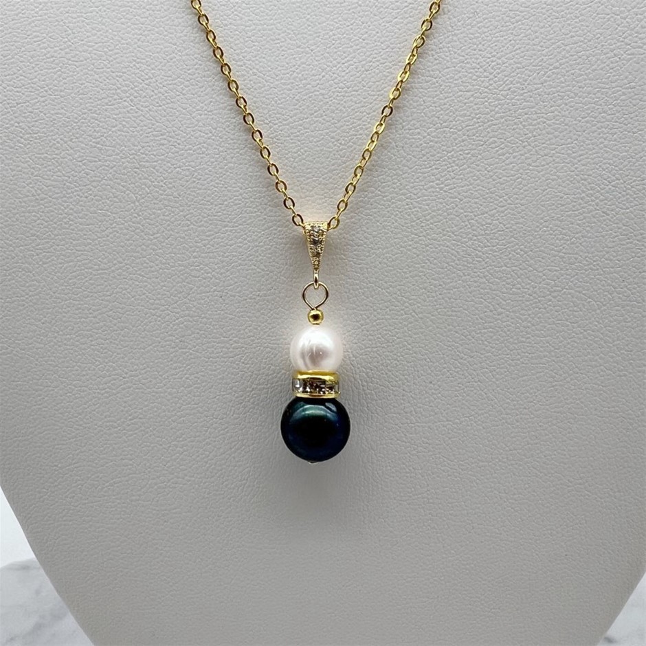 Pearl Pendant Necklace