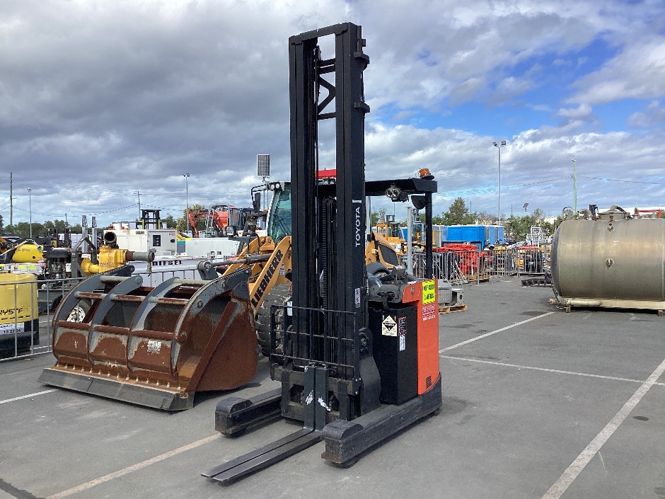 2017 Toyota 8FBRE16S Electric High Reach Forklift