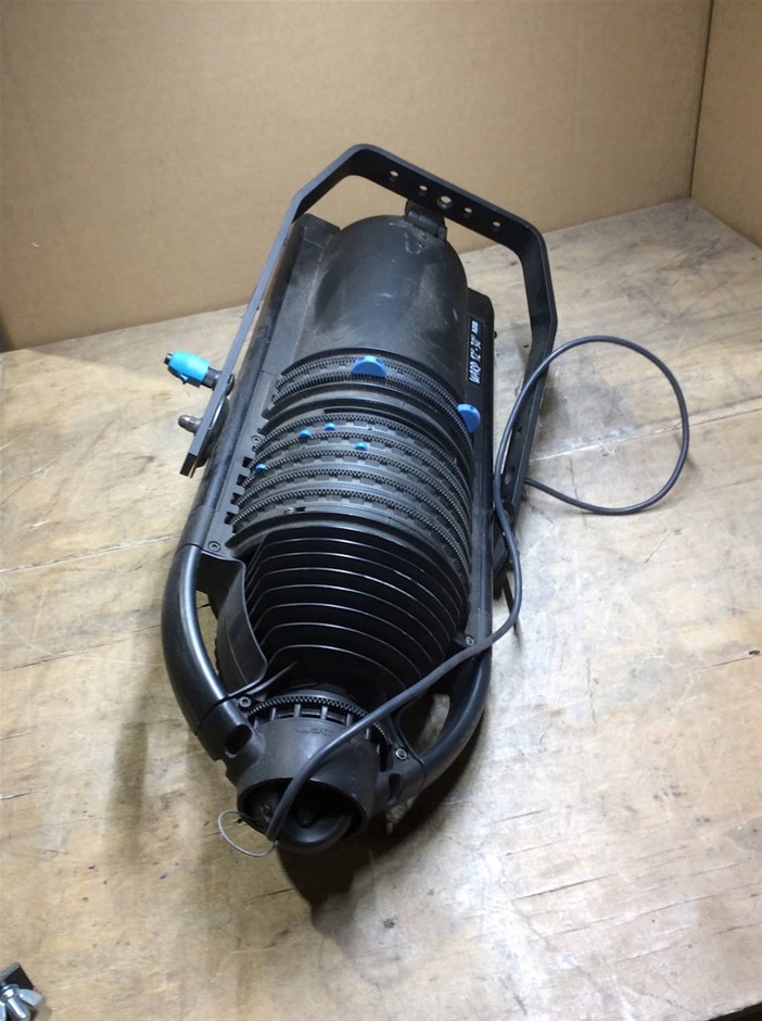 ADB Warp 12°–30° Professional Stage Spotlight