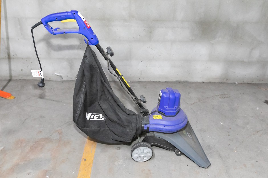 Victa MV1200 Electric Outdoor Vacuum