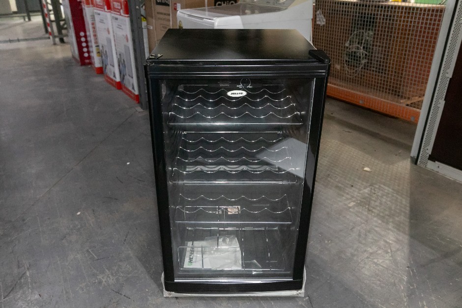 <p>Heller WCH40 Wine Display Fridge</p>