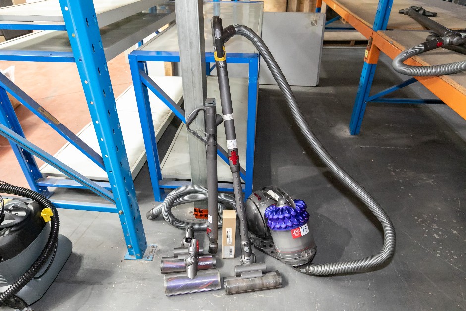 DYSON DC54 Vacuum Cleaner