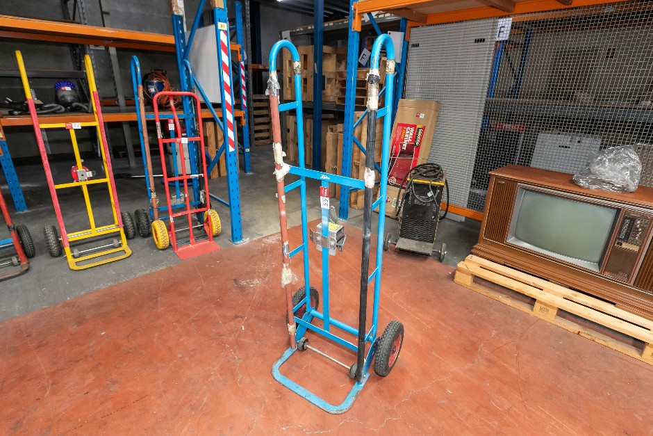 <p>Fridge Trolley</p>