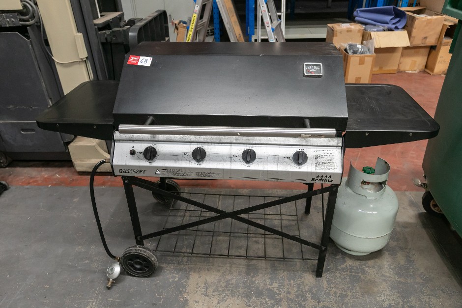<p>GAS CRAFT Sedrina 4 Burner Hooded Gas BBQ Mobile</p>