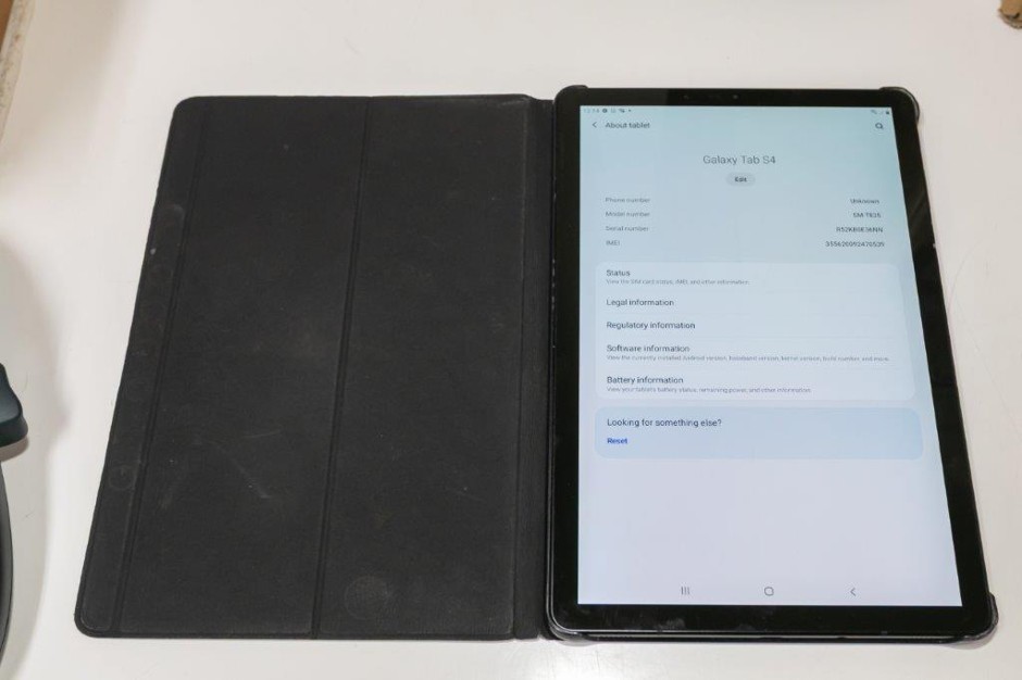 <p>Samsung Galaxy Tab 4 Tablet</p>