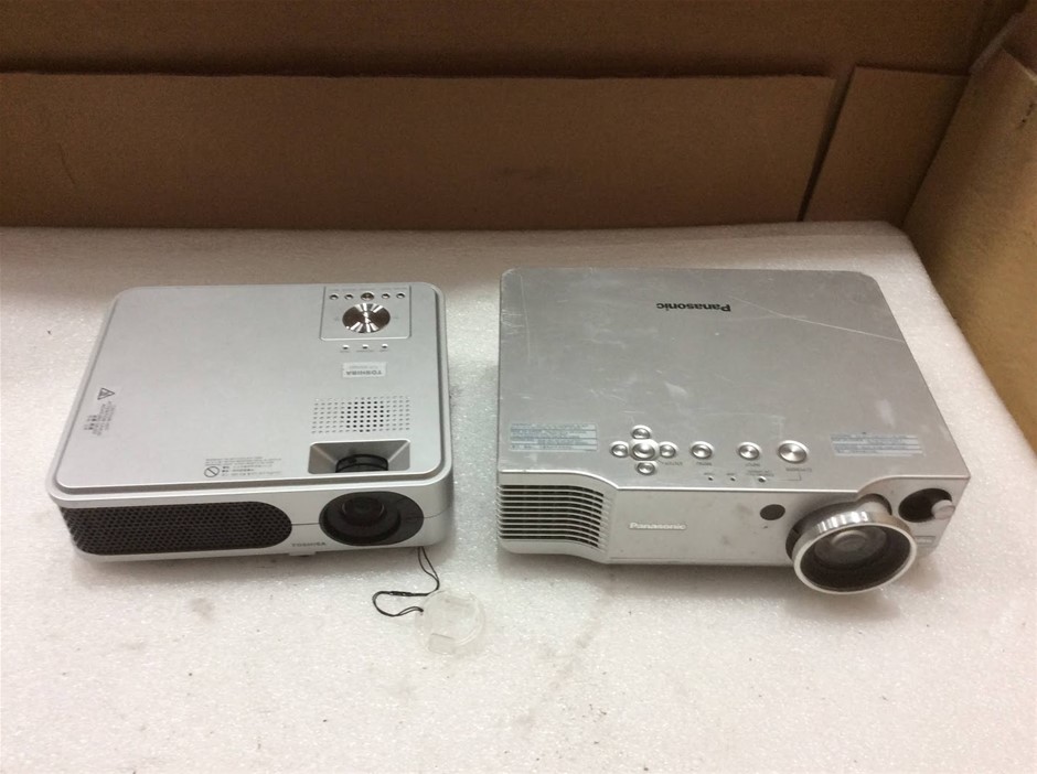Panasonic PT-AE900E LCD Projector + Toshiba TLP-XD2000 LCD Projector