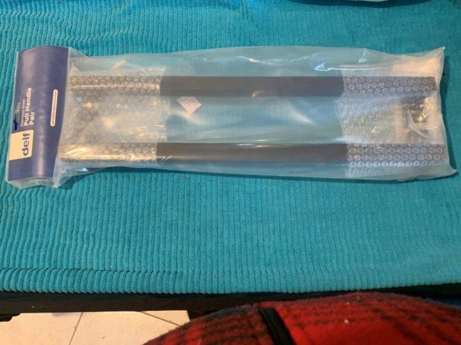 <p>3 x Delf Pull Handle Offsets (Unused)</p>