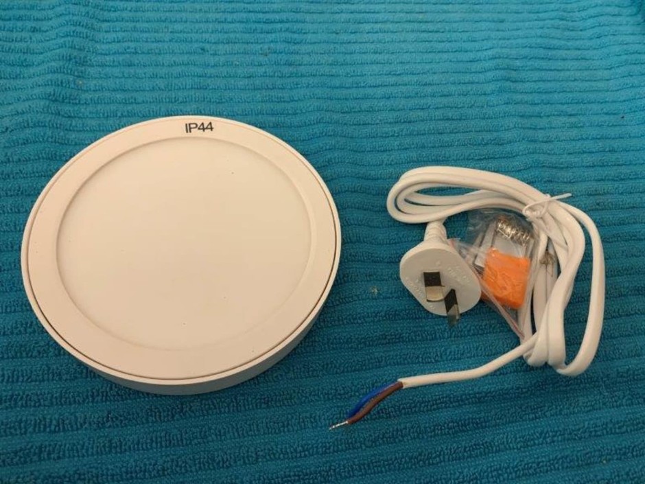 10 x Gulite 9W LED Down Lights, 9W (Unused)