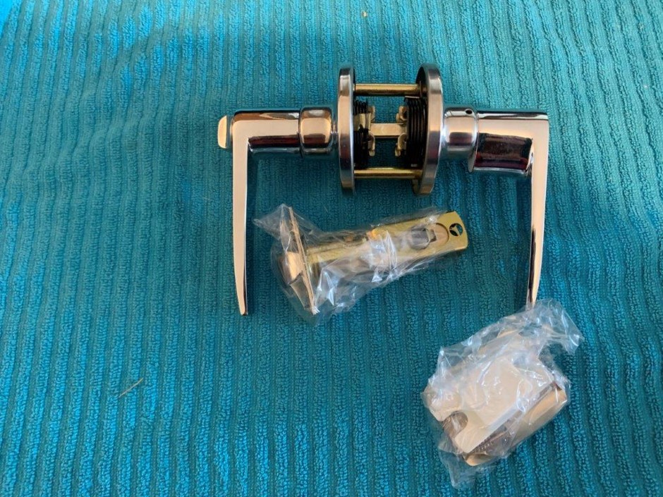 <p>4 x Delftrade Privacy Lever Sets and 5 x Delftrade Passage Sets (Unused)