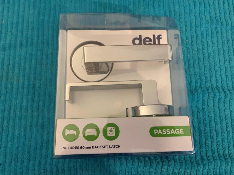 <p>10 x Delf Passage Lever Sets (Unused)</p>