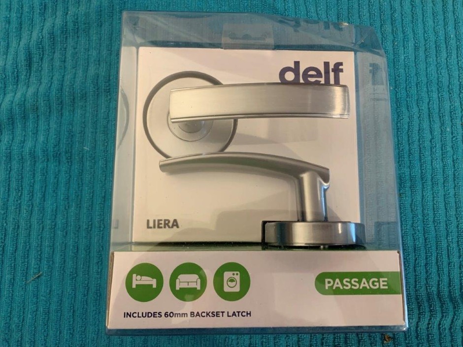 <p>7 x Delf Passage Lever Sets (Unused)</p>