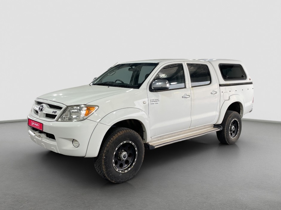 2005 TOYOTA HILUX  Petrol
