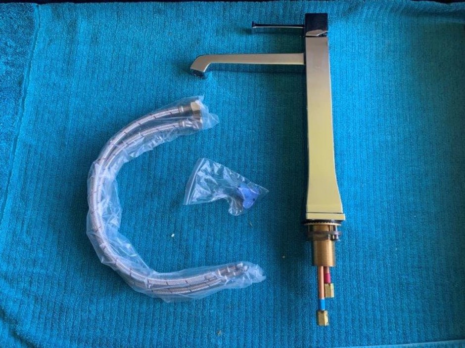 1 x Tall Simply Inspiring Basin Mixing Tap (Unused)