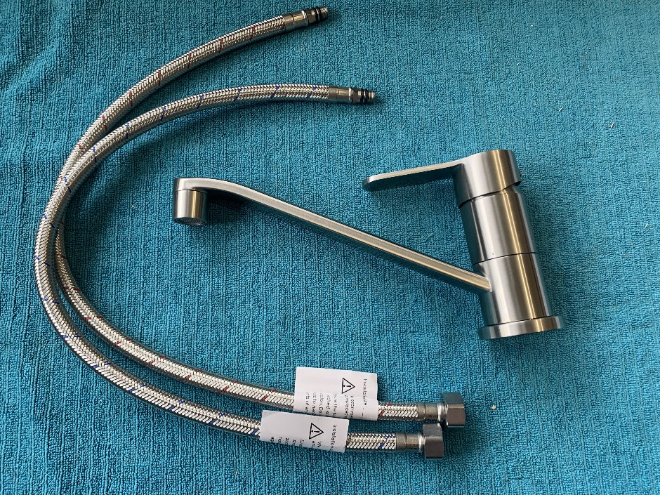1 x FSM Swivel Kitchen/Basing Mixing Tap (Unused)
