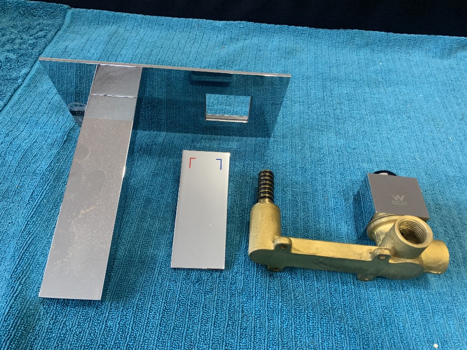 1 x Simply Inspiring Wall Mounted Spout (Unused)