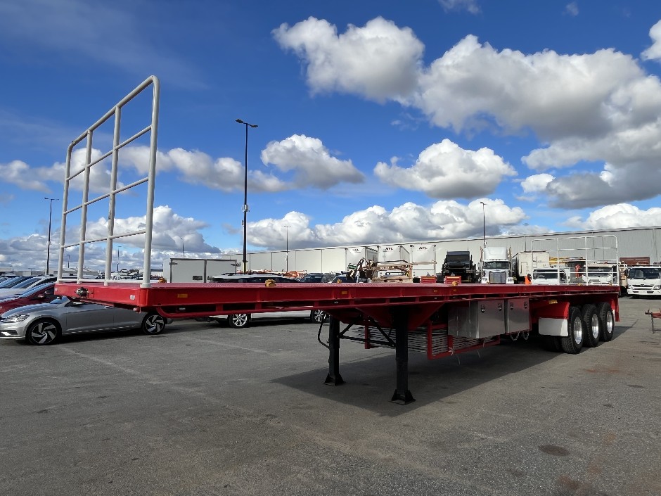 2026 Spartan ST3 Tri-Axle