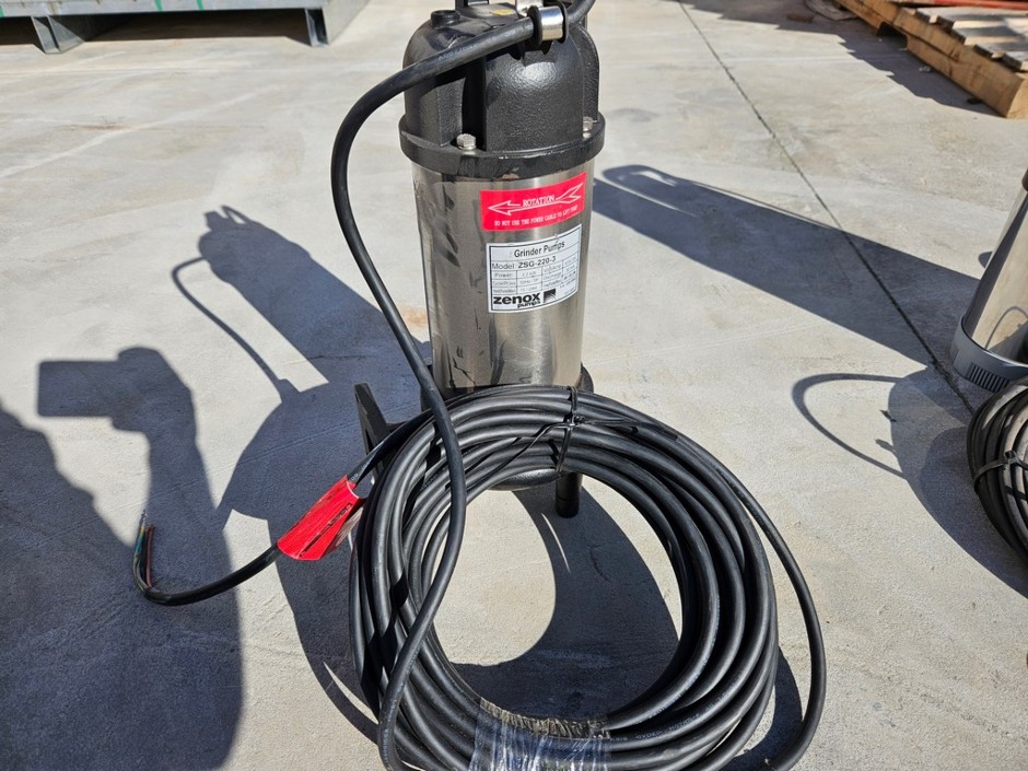 <p>ZENOX ZSG-220-3 MANUAL GRINDER PUMP</p>