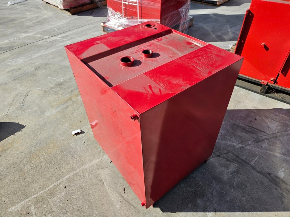 <p>FUEL TANK</p>