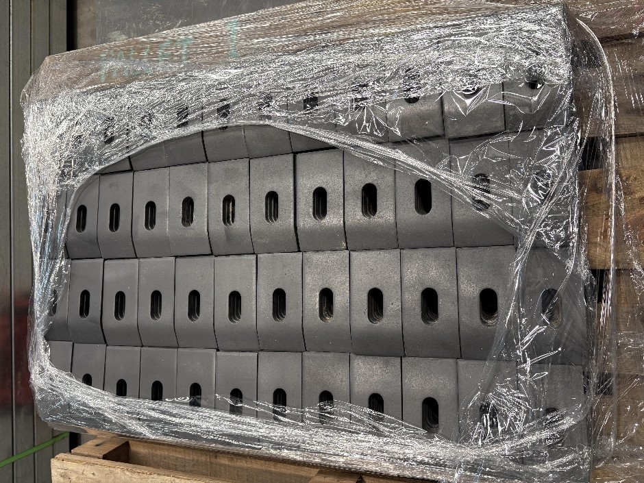 Pallet Comprising Unused Large Qty of Precast Panel Clips