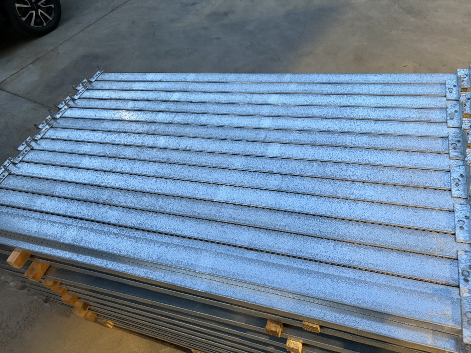<p>Pallet Comprising Unused 253 x Perlin Bridging Struts, ORP $30,000</p>