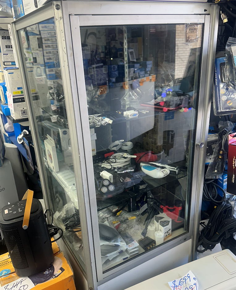 CLOSING DOWN SALE: 2x Safe
