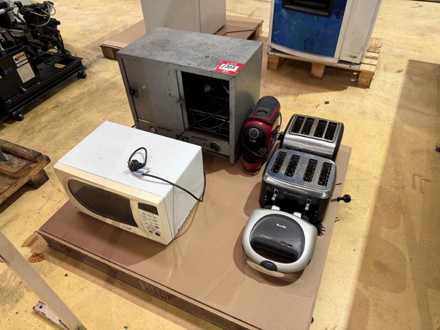 Assorted Kitchen Items comprising of;