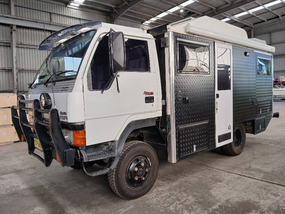 1994 Mitsubishi Canter 4x4 Converted Camper