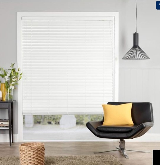 Unreserved 50mm White Venetian Blind