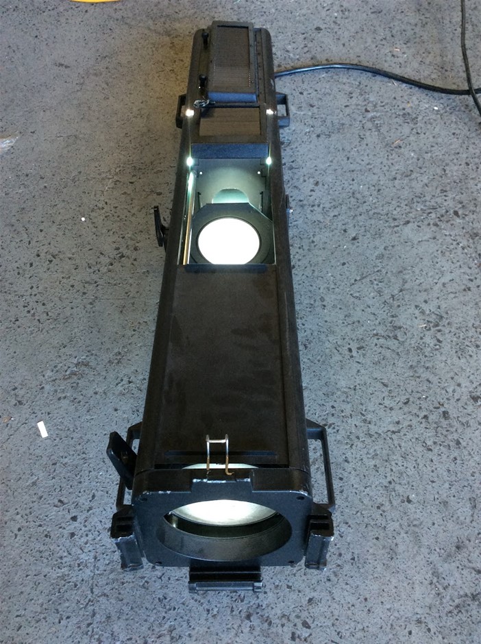 Chase After Light PH1200 LED Stage Light