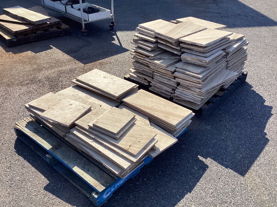 <p>2 x Pallets of Assorted Tiles</p>