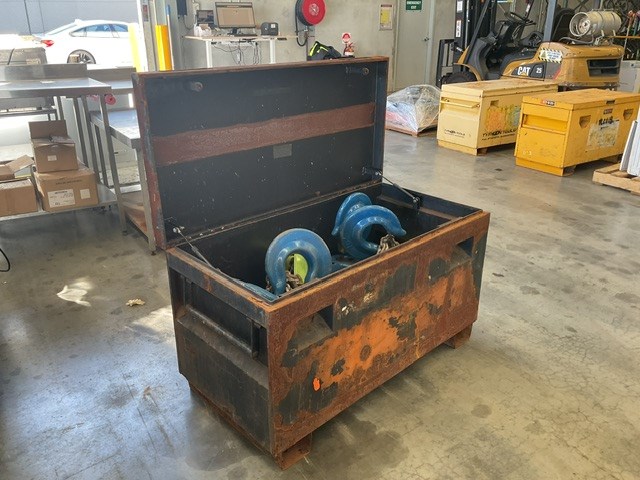 <p>Site Box With 20 Tonne Chain Blocks</p>