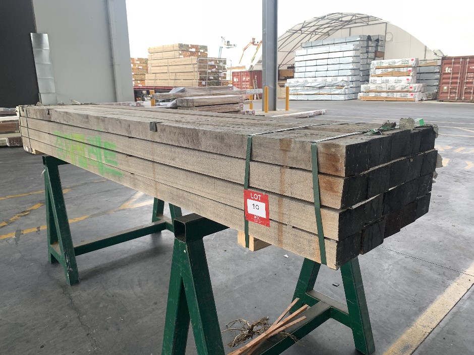 <p>20 x Hardwood Post 125mm x 75mm x 3.0m</p>