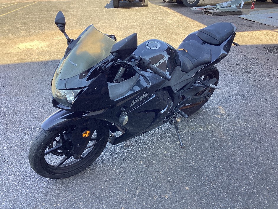 2011 Kawasaki Ninja EX250J