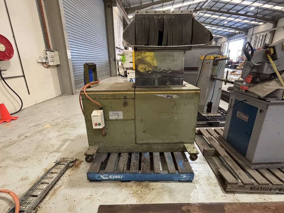 <p>Hawker Noyes Morita Plastics Granulator</p>