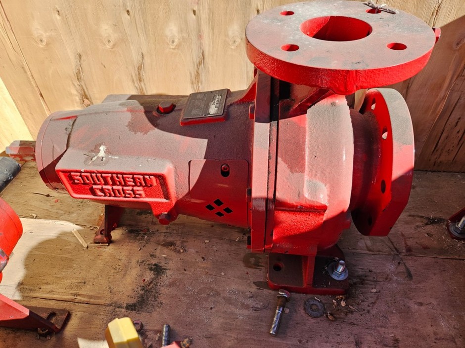 <p>SOUTHERN CROSS SOVEREIGN J ISO 100x80-160 END SUCTION CENTRIFUGAL PUMP</