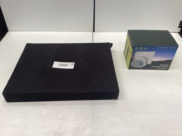Wanderer Portable Projector Kit And Black Jewellery Box