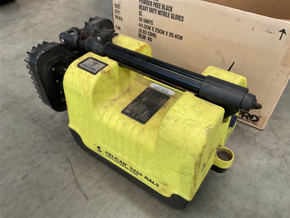 Portable LED Light Pelican 9455 Rals